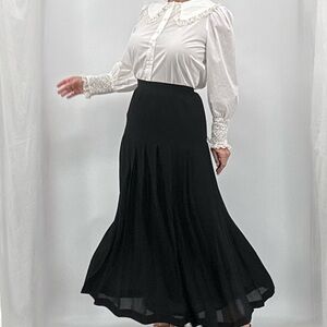 Vintage 90’s Classic Minimalist Quiet Luxury Silk Pleated High Waist Maxi Skirt